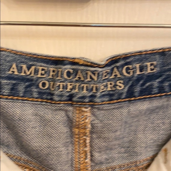 American Eagle High-Waisted Light Wash Shorts - Picture 5 of 5